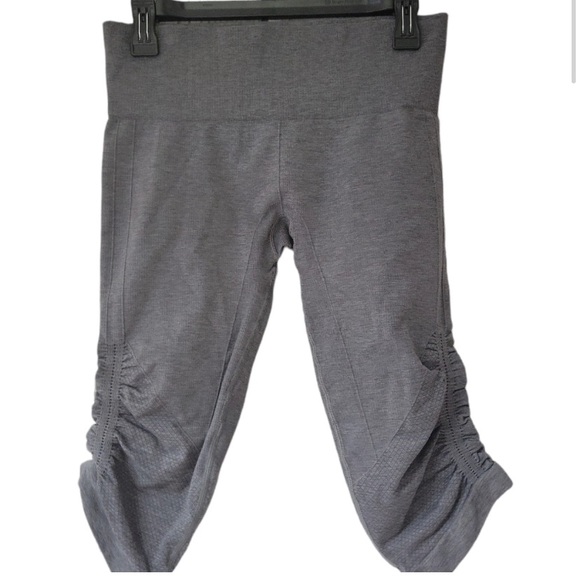 lululemon athletica Pants - Lululemon capris 🤸🏼♀️